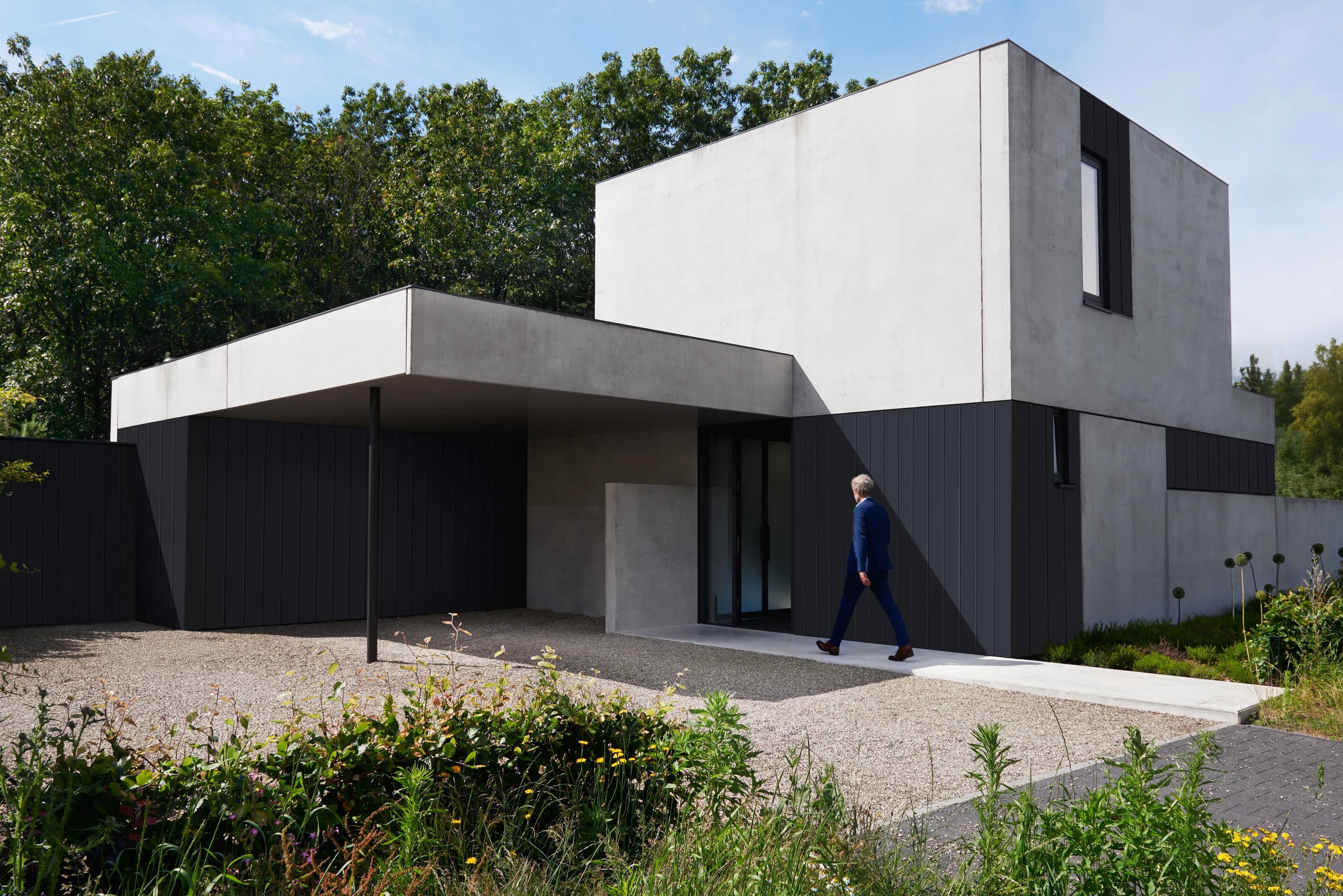 Modern huis met Keralit sponningdeel 190mm - Nightblack