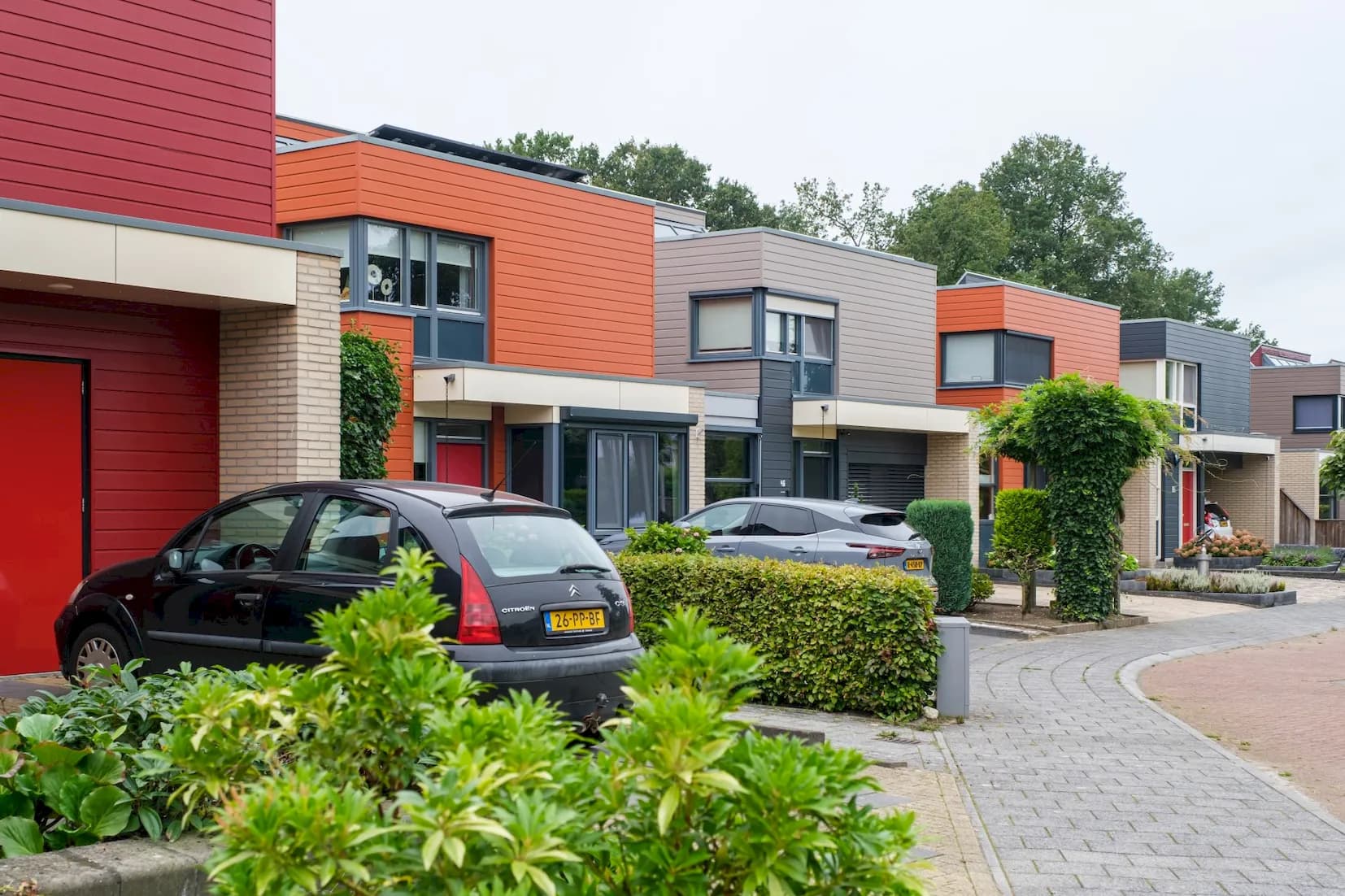 Een wijk vol Keralit, zijaanzicht woningen